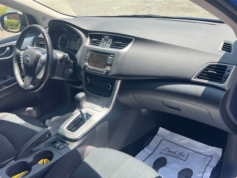 Nissan Sentra 4dr Sdn I4 CVT SR 2015