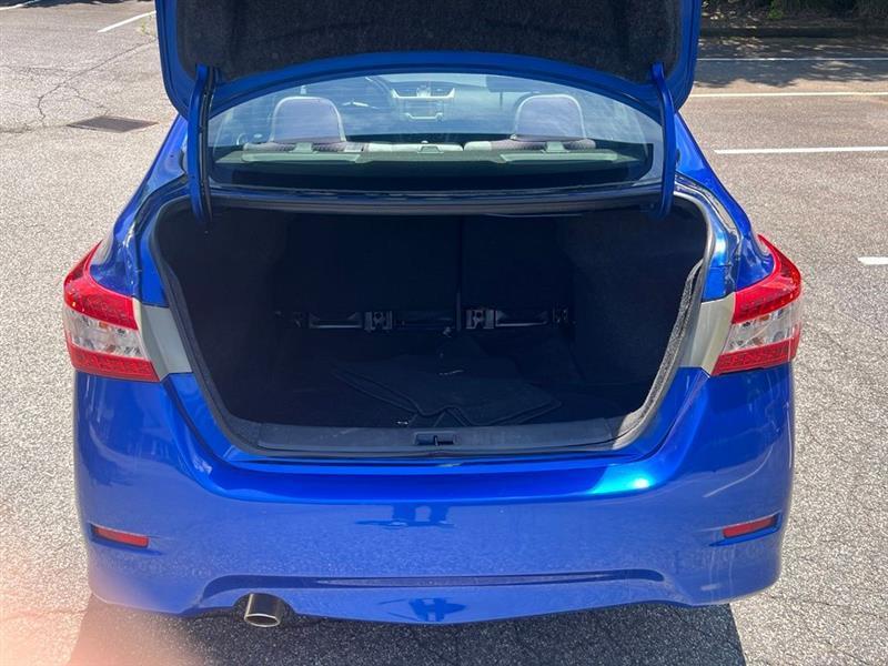 Nissan Sentra 4dr Sdn I4 CVT SR 2015