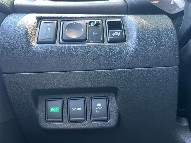 Nissan Sentra 4dr Sdn I4 CVT SR 2015