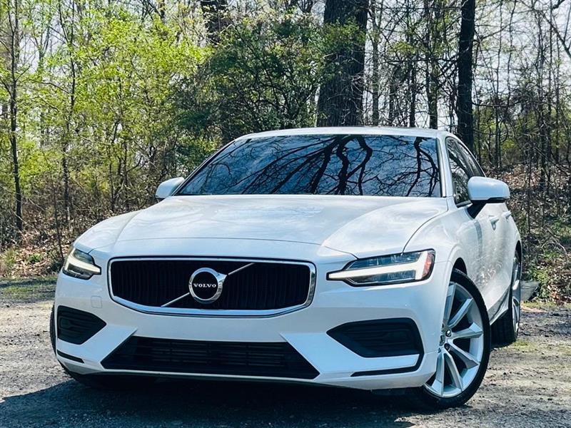 2020 Volvo S60 T5 FWD Momentum