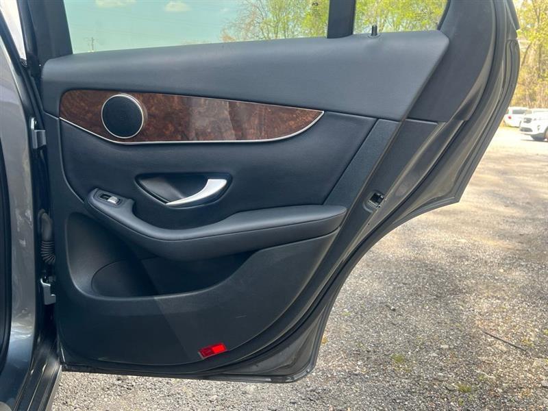 Mercedes-Benz GLC RWD 4dr GLC 300 2016