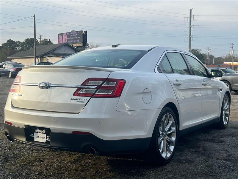 Ford Taurus 4dr Sdn Limited FWD 2015