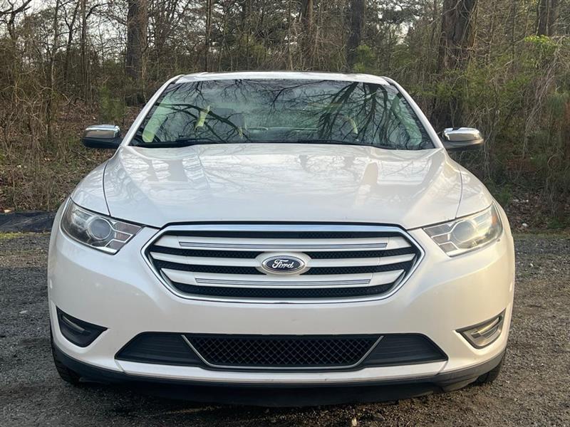 Ford Taurus 4dr Sdn Limited FWD 2015