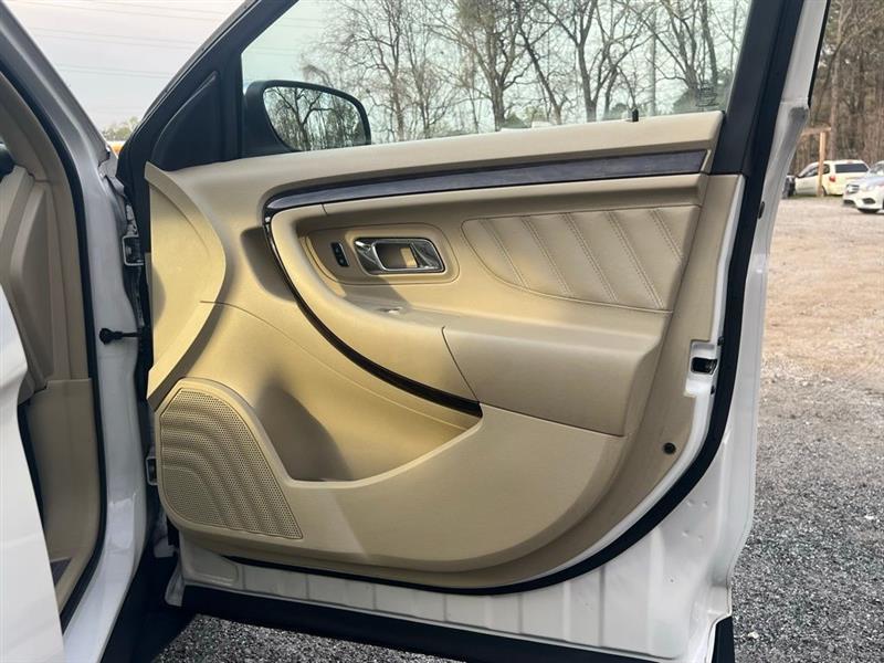 Ford Taurus 4dr Sdn Limited FWD 2015