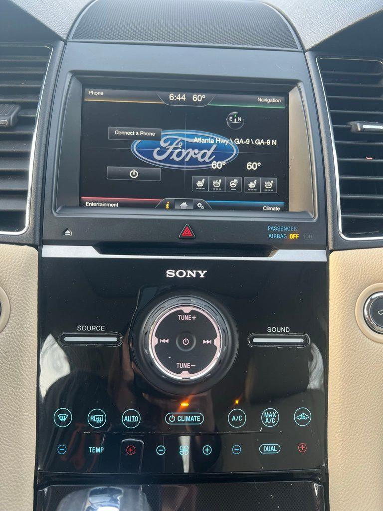 Ford Taurus 4dr Sdn Limited FWD 2015