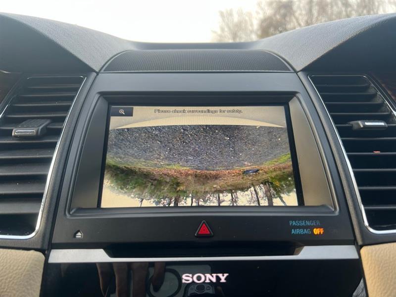 Ford Taurus 4dr Sdn Limited FWD 2015