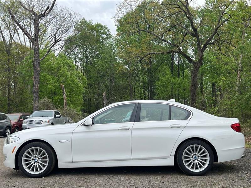 BMW 5 Series 4dr Sdn 535i RWD 2013