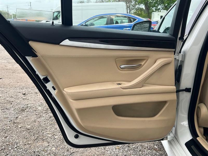 BMW 5 Series 4dr Sdn 535i RWD 2013