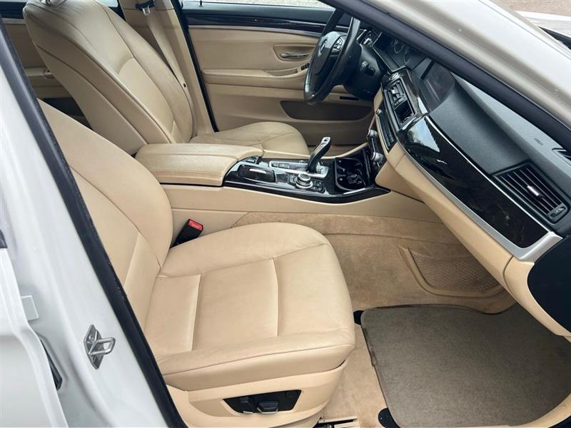 BMW 5 Series 4dr Sdn 535i RWD 2013