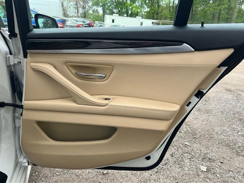 BMW 5 Series 4dr Sdn 535i RWD 2013