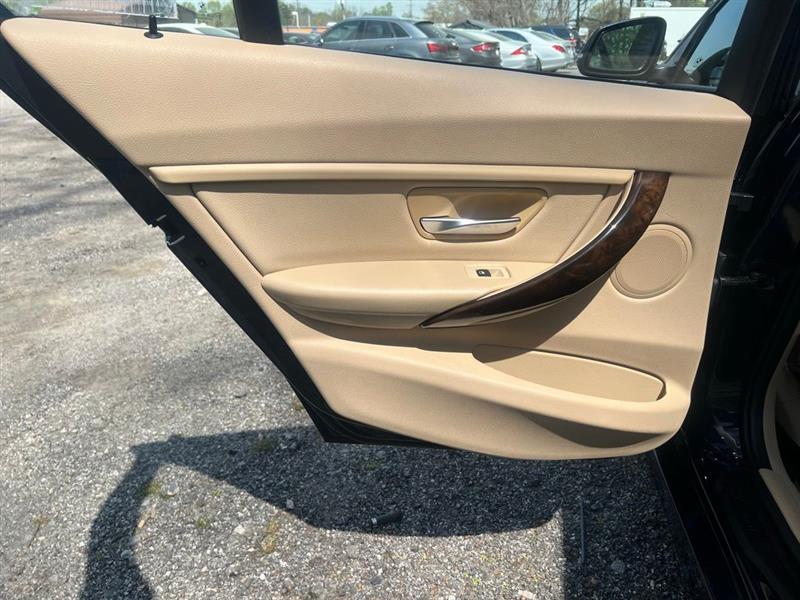 BMW 3 Series 4dr Sdn 328i xDrive AWD SULEV 2015