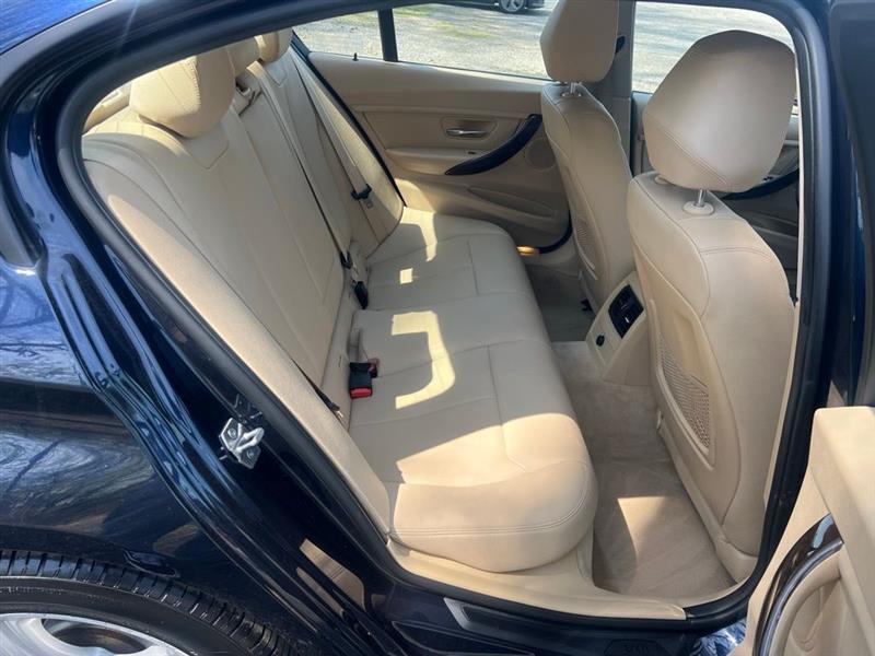 BMW 3 Series 4dr Sdn 328i xDrive AWD SULEV 2015