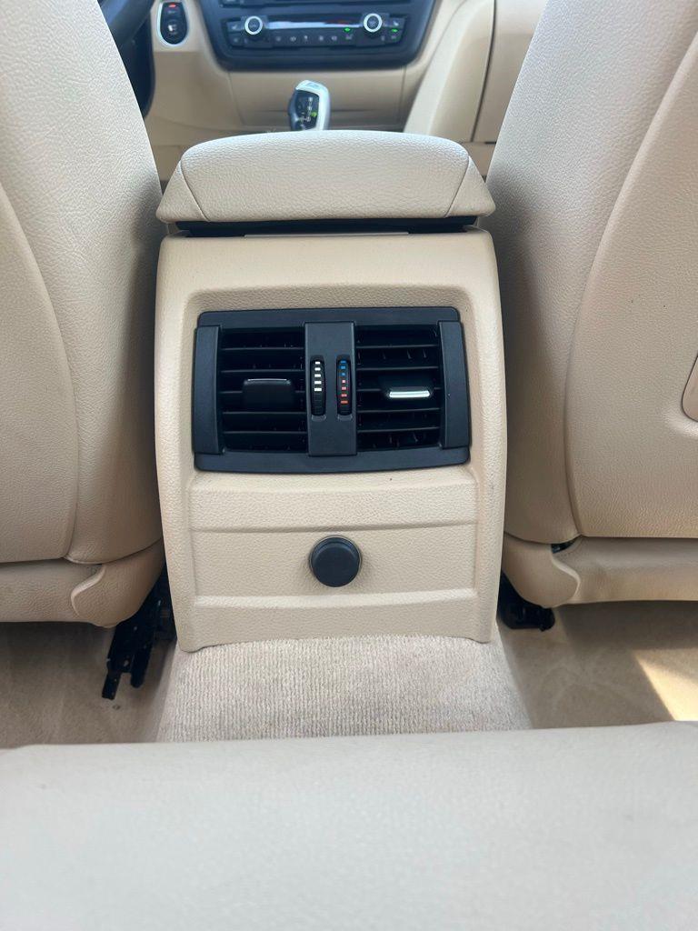 BMW 3 Series 4dr Sdn 328i xDrive AWD SULEV 2015