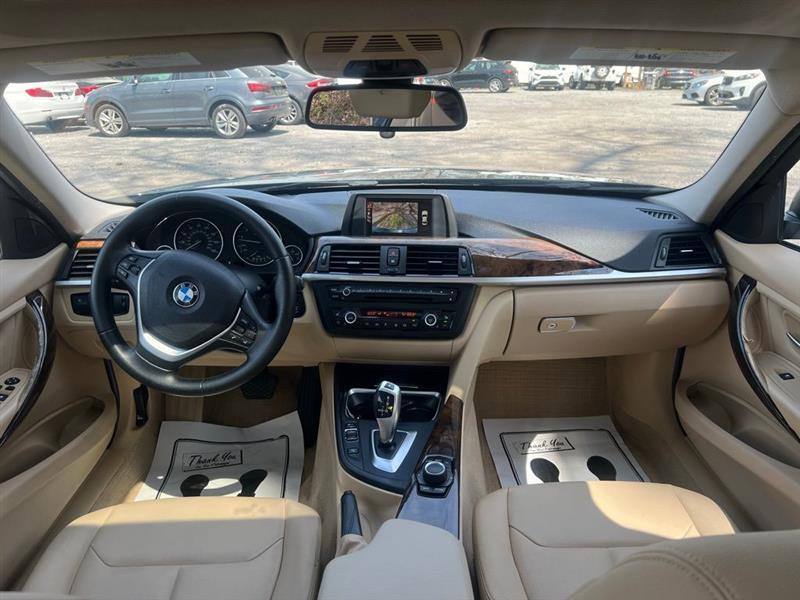 BMW 3 Series 4dr Sdn 328i xDrive AWD SULEV 2015