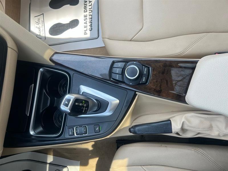 BMW 3 Series 4dr Sdn 328i xDrive AWD SULEV 2015