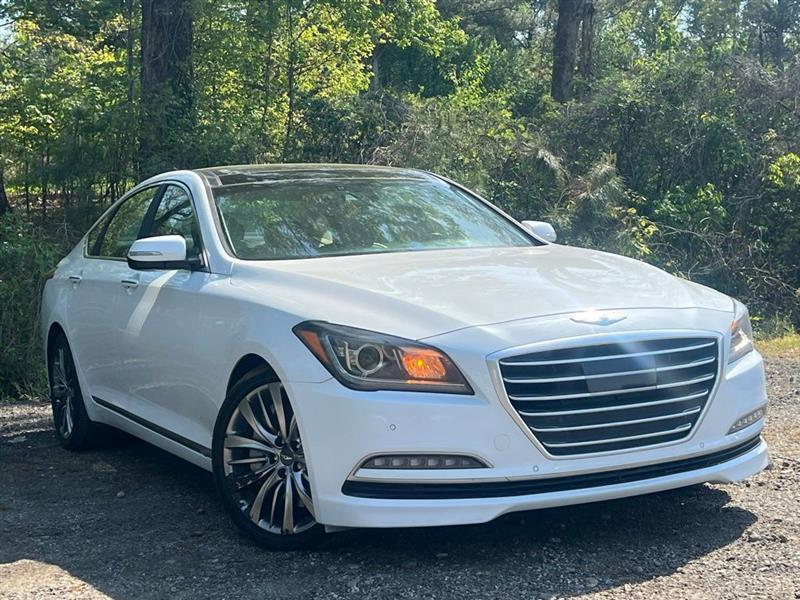 Hyundai Genesis 4dr Sdn V8 5.0L RWD 2015