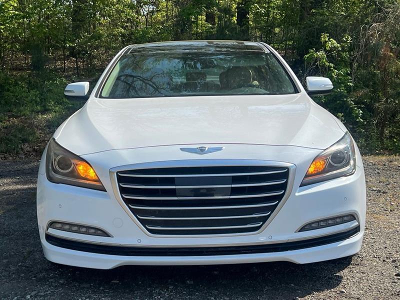 Hyundai Genesis 4dr Sdn V8 5.0L RWD 2015