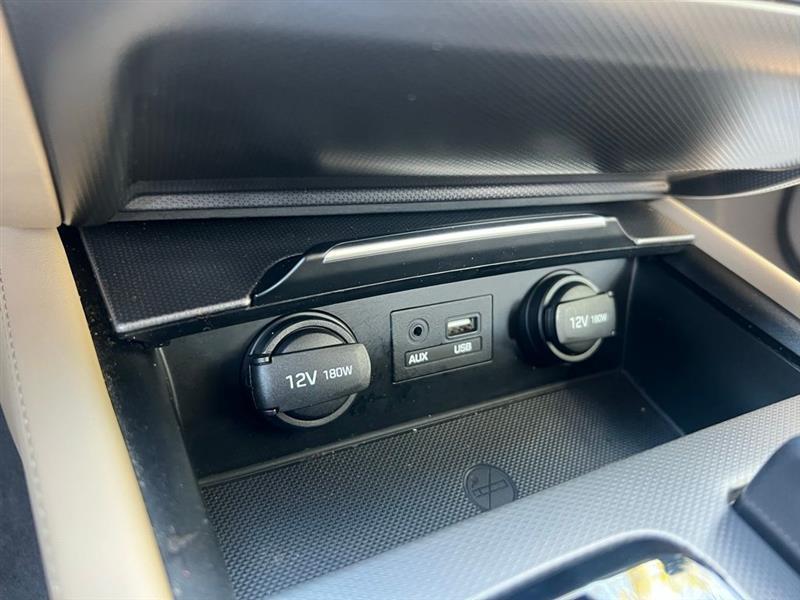 Hyundai Genesis 4dr Sdn V8 5.0L RWD 2015