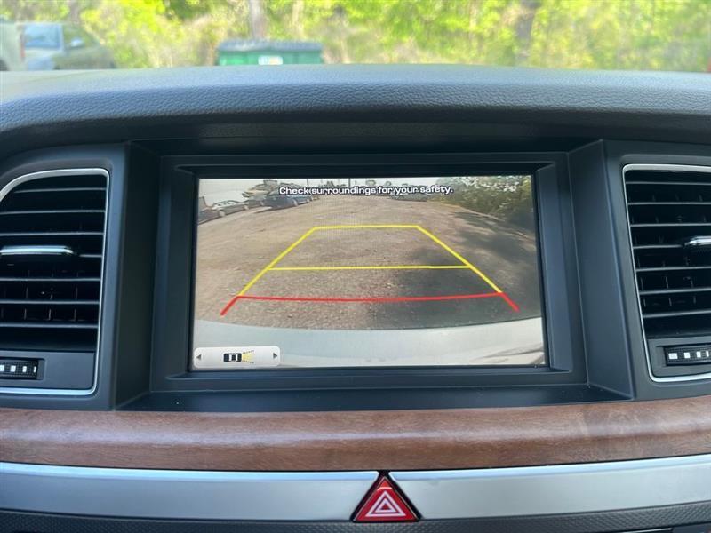 Hyundai Genesis 4dr Sdn V8 5.0L RWD 2015