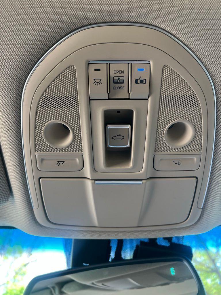 Hyundai Genesis 4dr Sdn V8 5.0L RWD 2015