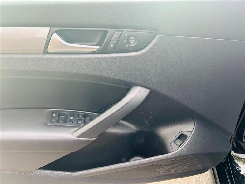 Volkswagen Passat 4dr Sdn 1.8T Auto S PZEV 2015