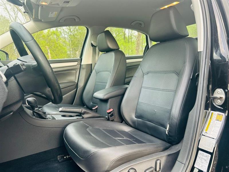 Volkswagen Passat 4dr Sdn 1.8T Auto S PZEV 2015