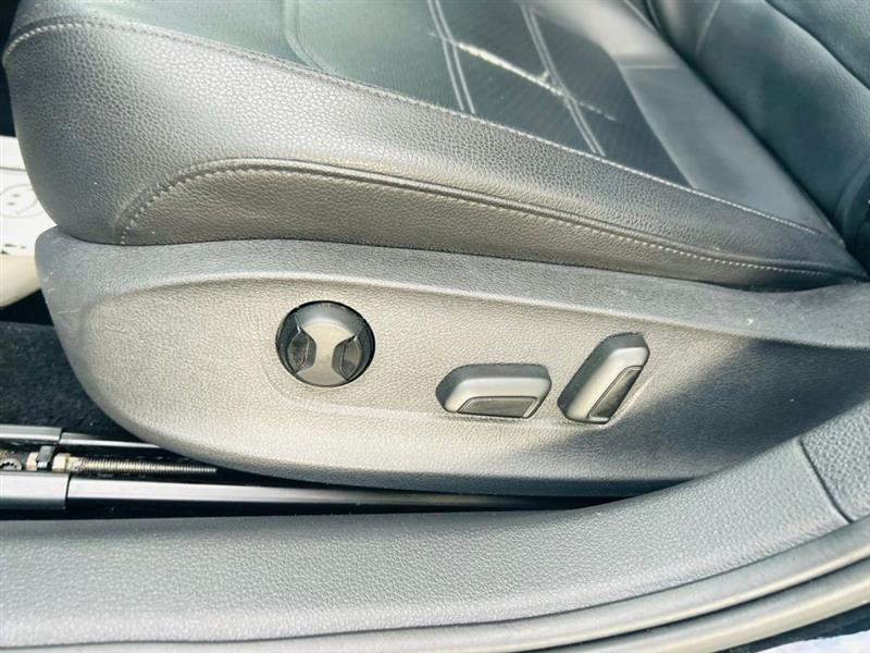 Volkswagen Passat 4dr Sdn 1.8T Auto S PZEV 2015