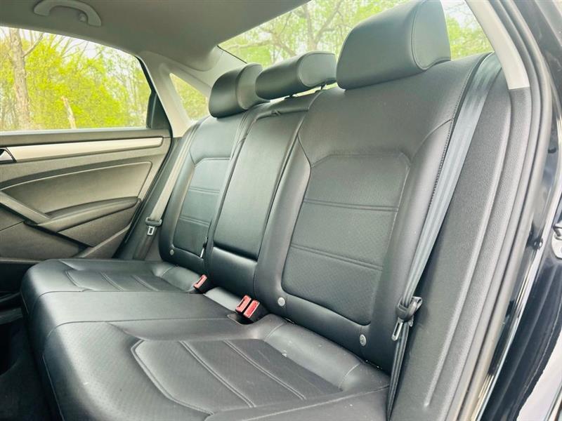 Volkswagen Passat 4dr Sdn 1.8T Auto S PZEV 2015