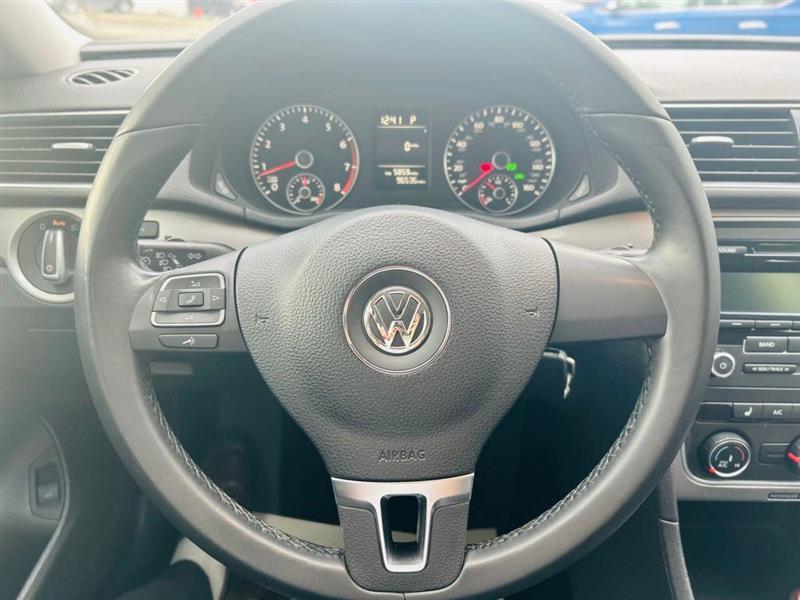 Volkswagen Passat 4dr Sdn 1.8T Auto S PZEV 2015
