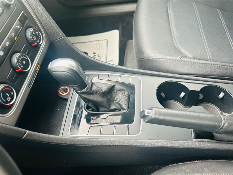 Volkswagen Passat 4dr Sdn 1.8T Auto S PZEV 2015