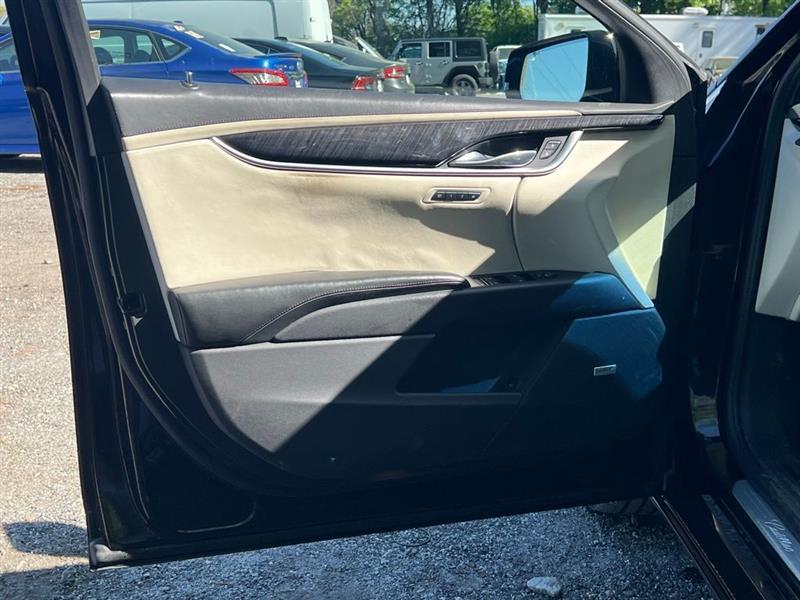 Cadillac XTS 4dr Sdn Platinum AWD 2013