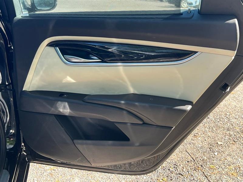 Cadillac XTS 4dr Sdn Platinum AWD 2013