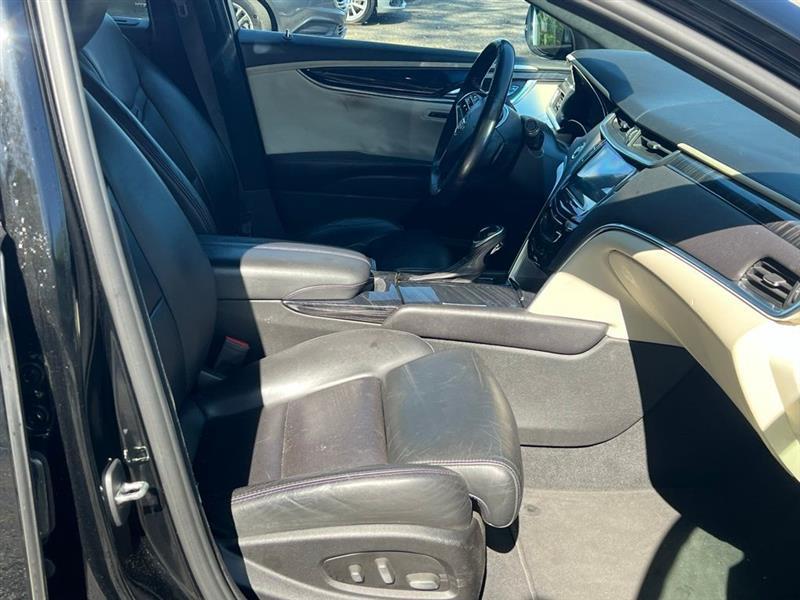 Cadillac XTS 4dr Sdn Platinum AWD 2013