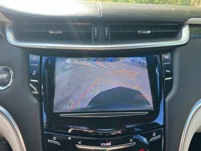 Cadillac XTS 4dr Sdn Platinum AWD 2013