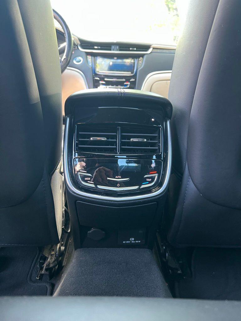 Cadillac XTS 4dr Sdn Platinum AWD 2013