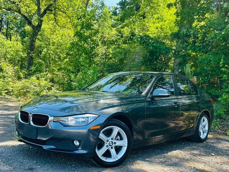 BMW 3 Series 4dr Sdn 320i RWD 2015