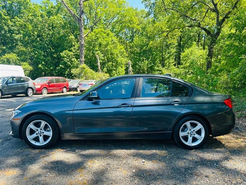 BMW 3 Series 4dr Sdn 320i RWD 2015