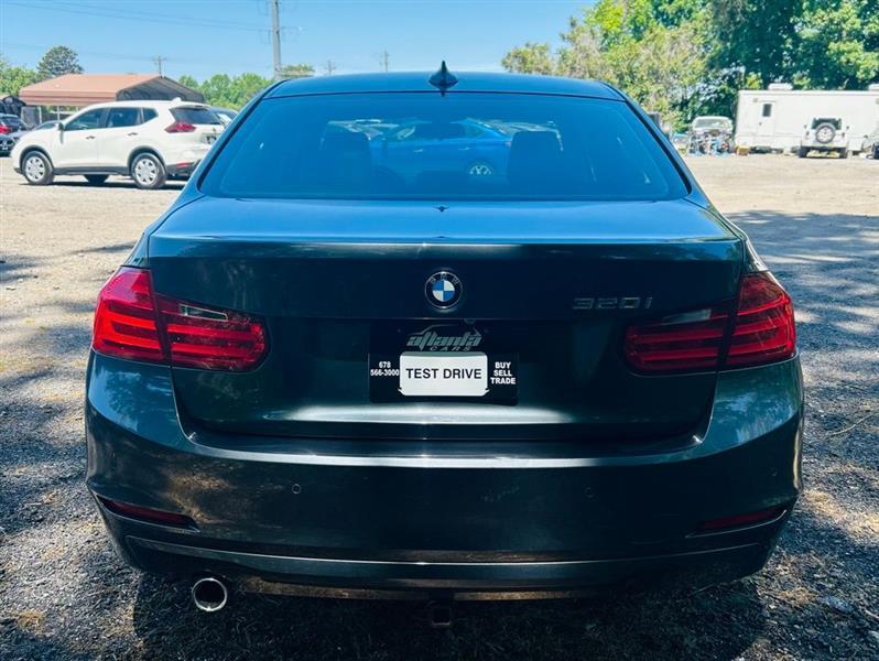 BMW 3 Series 4dr Sdn 320i RWD 2015