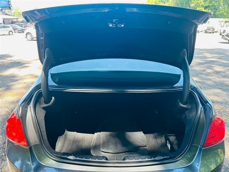 BMW 3 Series 4dr Sdn 320i RWD 2015