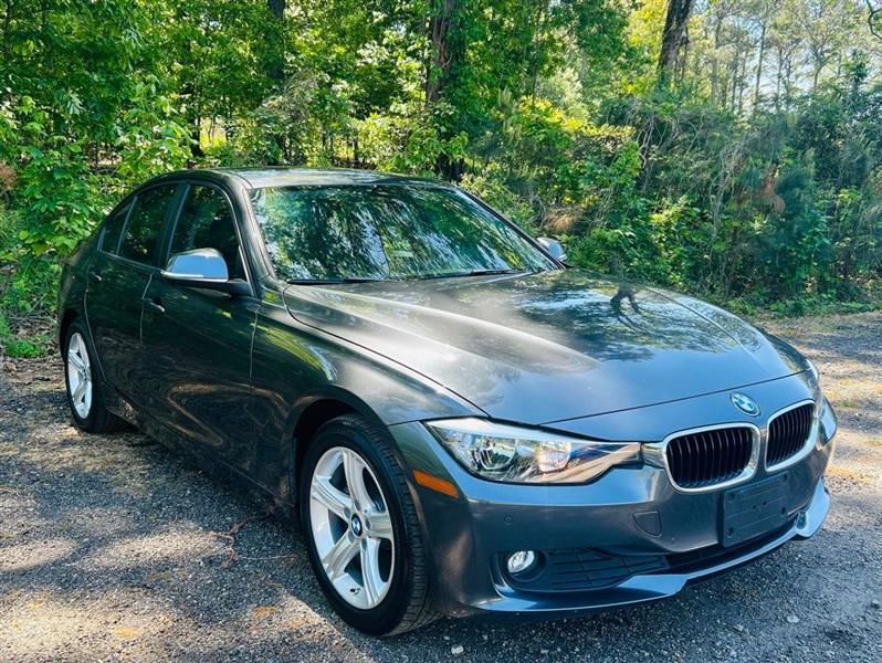 BMW 3 Series 4dr Sdn 320i RWD 2015