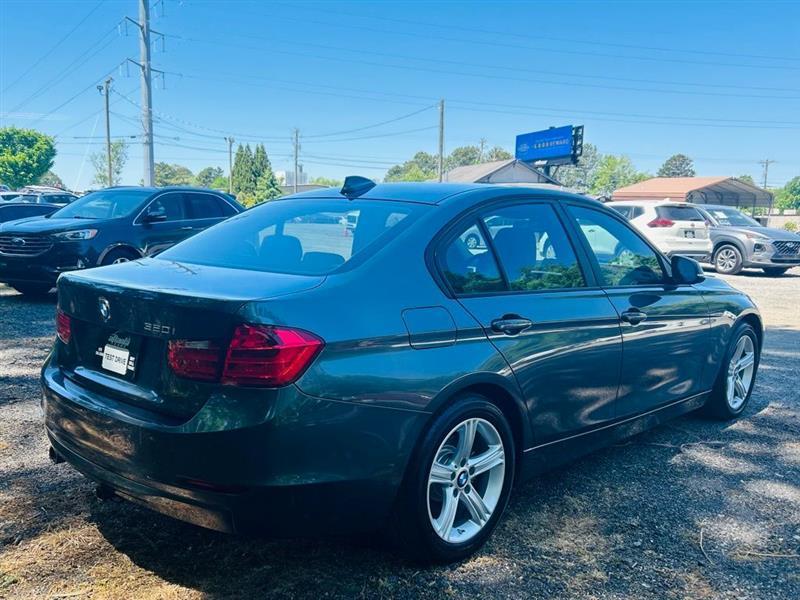 BMW 3 Series 4dr Sdn 320i RWD 2015