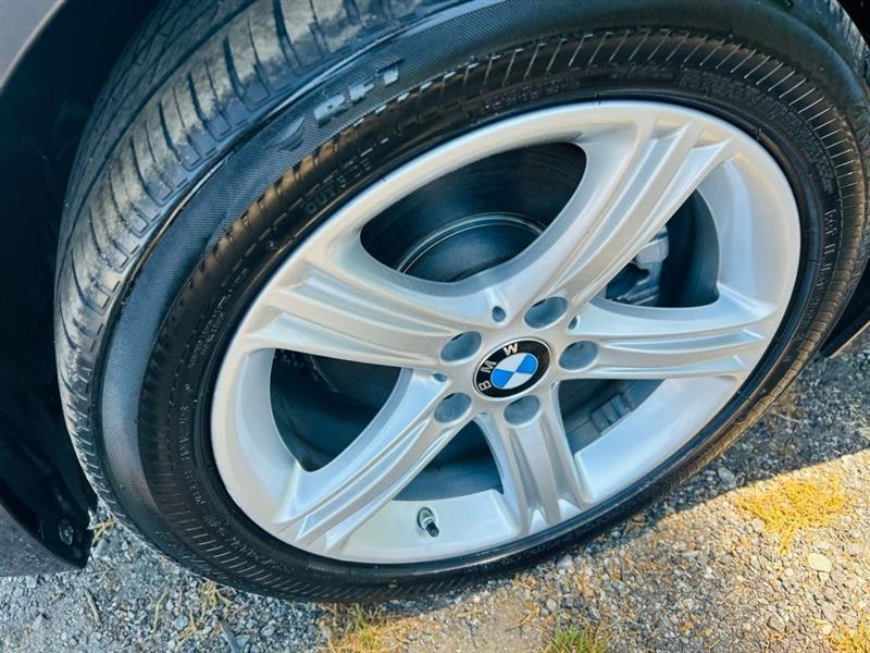 BMW 3 Series 4dr Sdn 320i RWD 2015