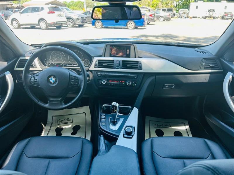 BMW 3 Series 4dr Sdn 320i RWD 2015