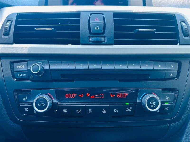 BMW 3 Series 4dr Sdn 320i RWD 2015