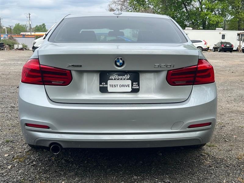 BMW 3 Series 320i xDrive Sedan 2018