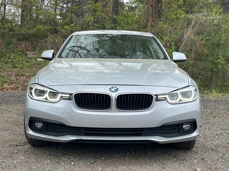 BMW 3 Series 320i xDrive Sedan 2018