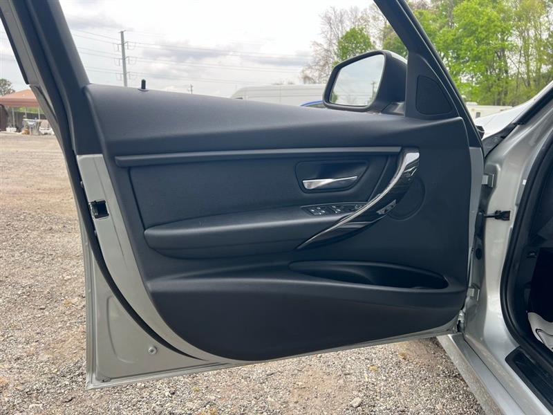 BMW 3 Series 320i xDrive Sedan 2018