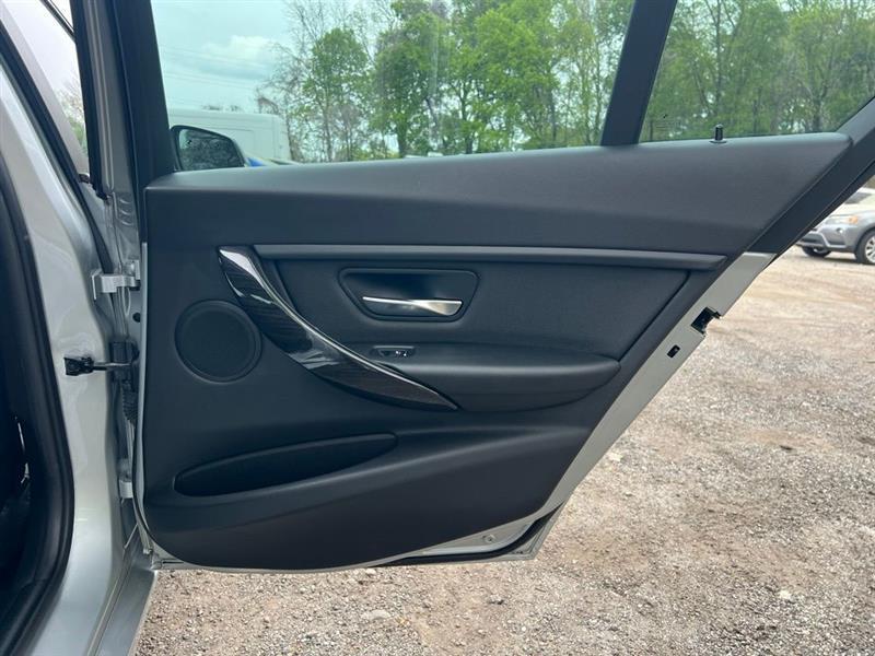 BMW 3 Series 320i xDrive Sedan 2018