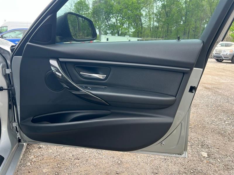 BMW 3 Series 320i xDrive Sedan 2018