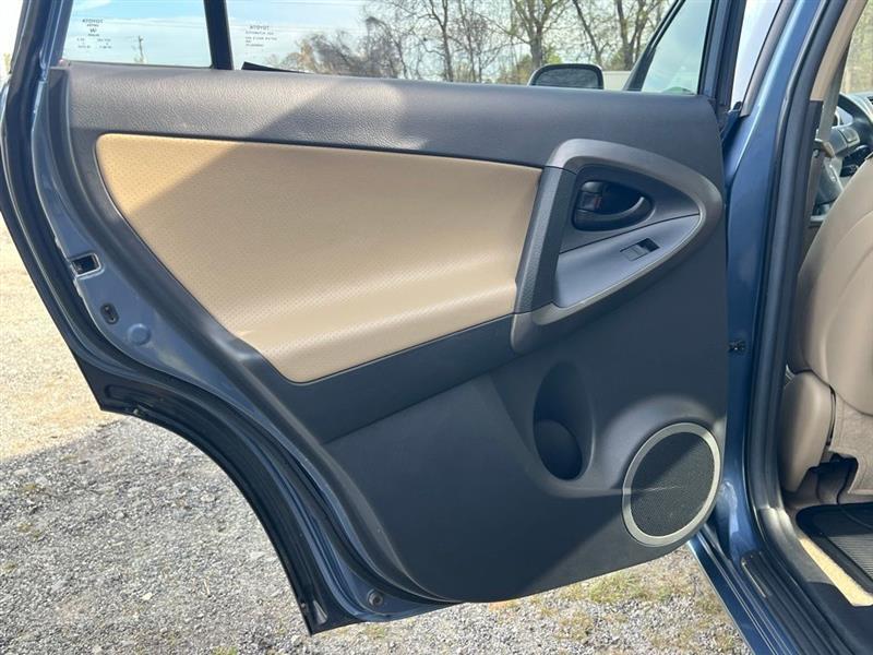 Toyota RAV4 4WD 4dr 4-cyl 4-Spd AT Ltd (Natl) 2011